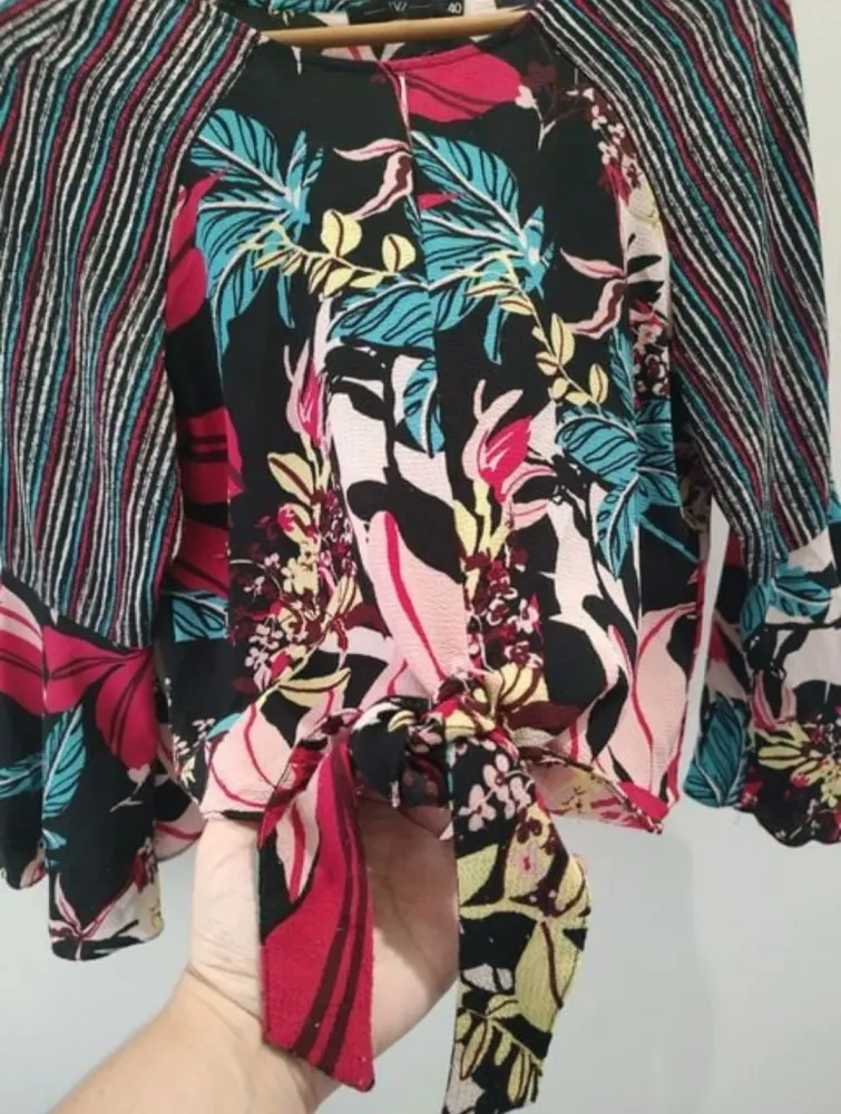 Blusa TVZ feminina manga boca de sino