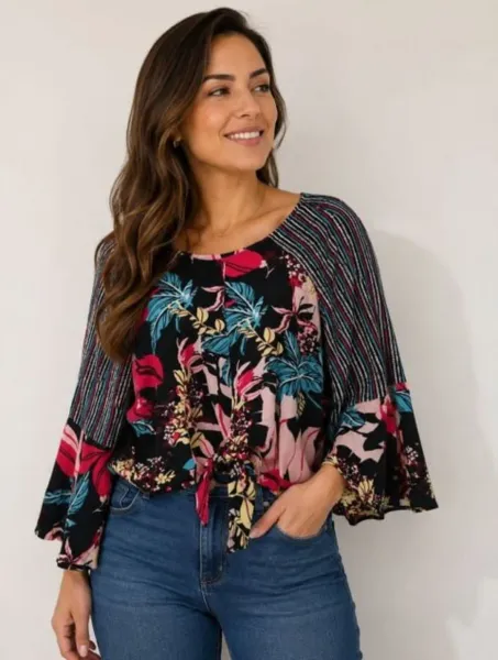 Blusa TVZ feminina manga boca de sino