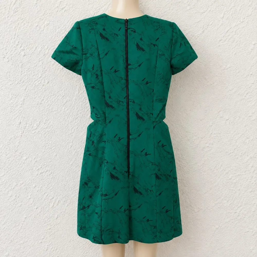 Vestido Nanaminze com recorte lateral