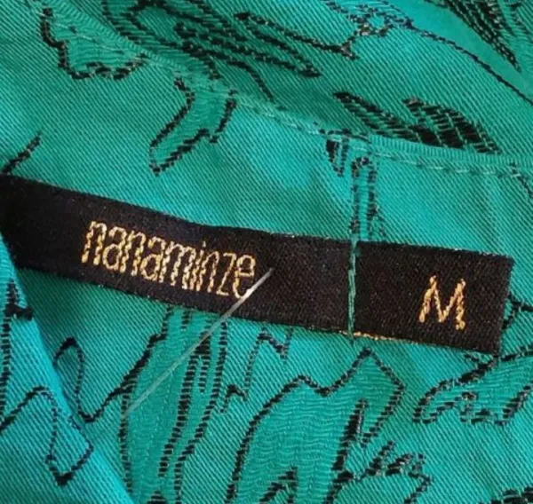 Vestido Nanaminze com recorte lateral