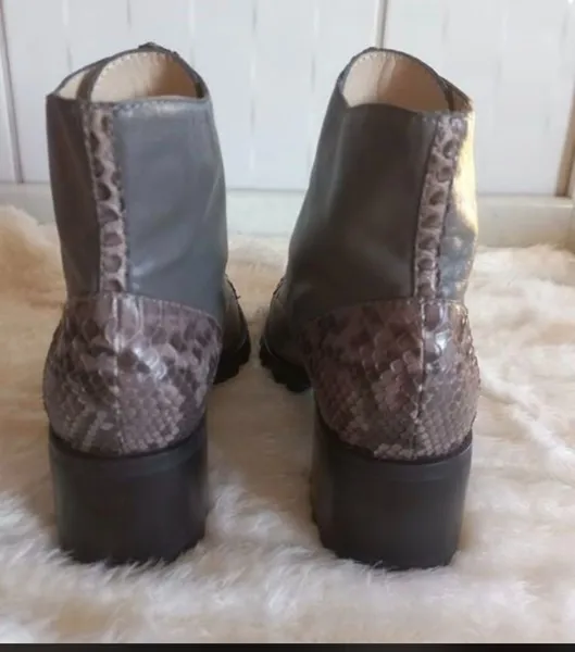 luxo..bota de couro legítimo invitto n35  nova, elegante