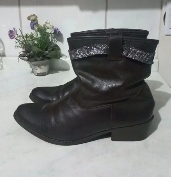 bota shuter cano curto cor café n 38  conforto e elegância