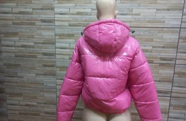 jaqueta puffer rosa verniz m  quentinha, moderna e nova