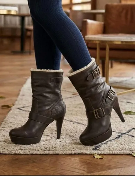 Bota plataforma santa lolla Couro n37 Impecável