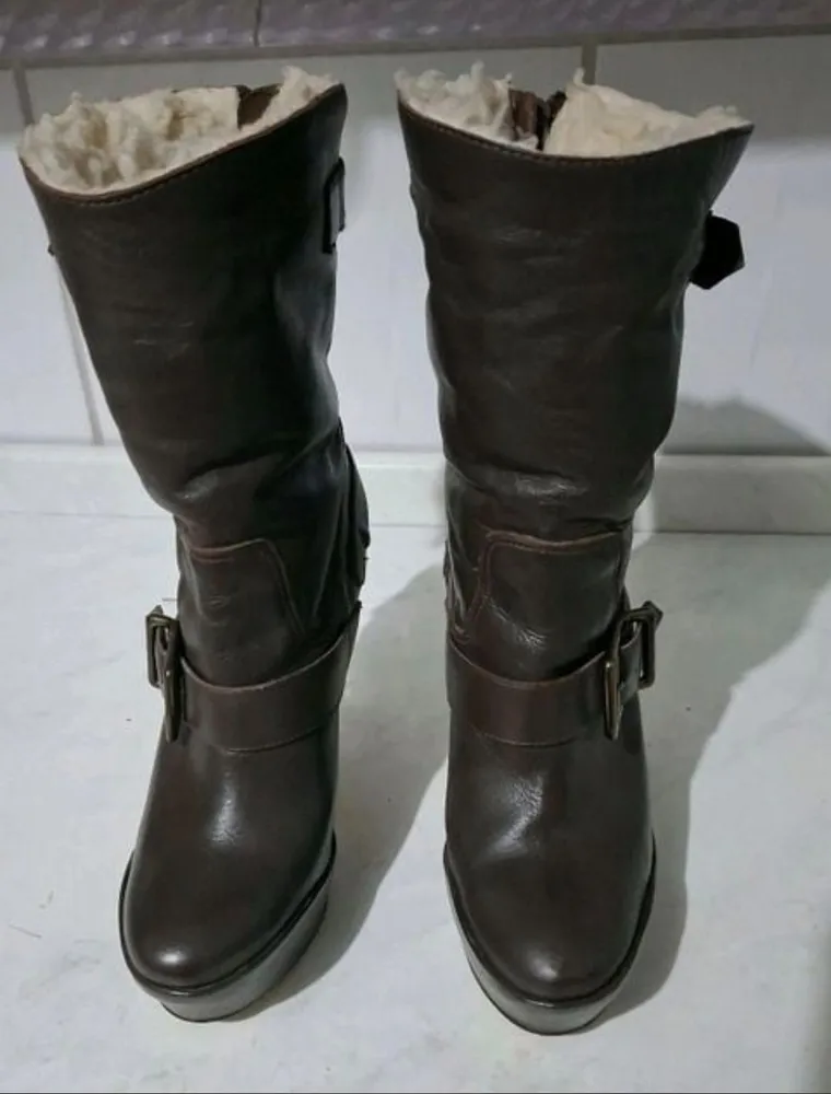 Bota plataforma santa lolla Couro n37 Impecável