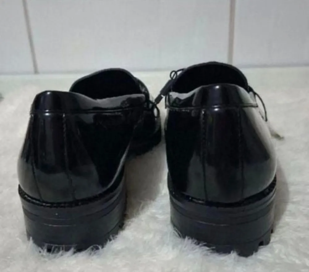 mocassim zara zebra pelo natural e verniz novo tam38