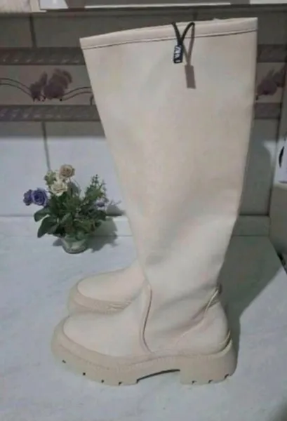 bota zara cano alto tratorada off white nova  N 35 br 37 eur