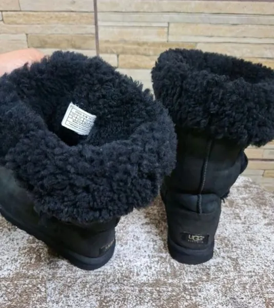 bota ugg bailey button triplet original preta n37 pelúciada
