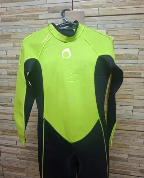 macacão tribord unissex neoprene Tam m  2 2mm seminovo