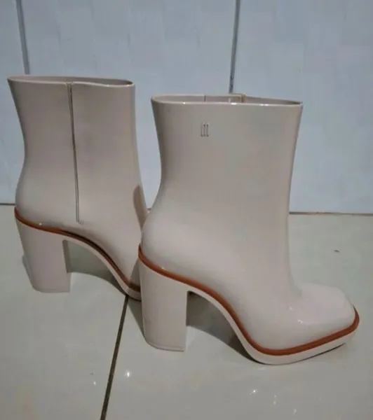 Bota melissa classic boot n 37 seminova impermeável