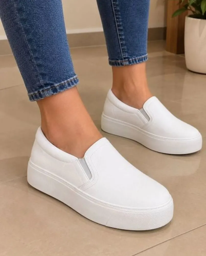 tênis slip on zara branco EU40 BR 38 seminovo e confortável