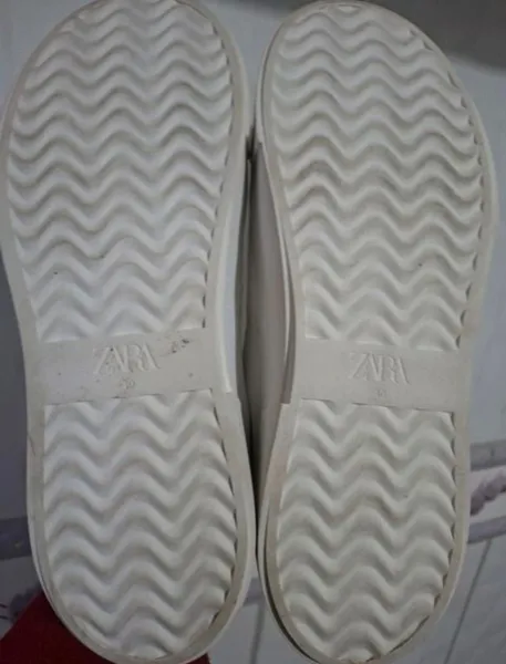 tênis slip on zara branco EU40 BR 38 seminovo e confortável