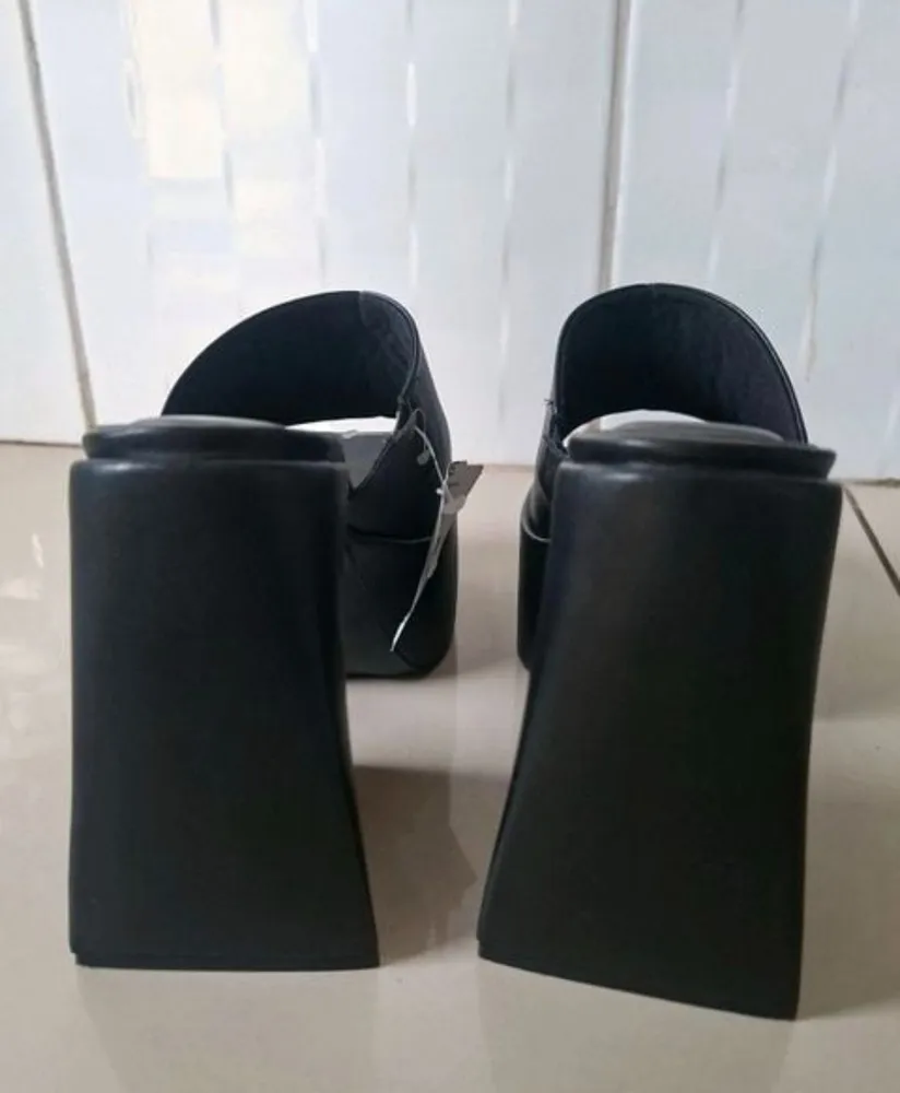 Tamanco  plataforma madu&co preto N39 Salto 13cm elegante