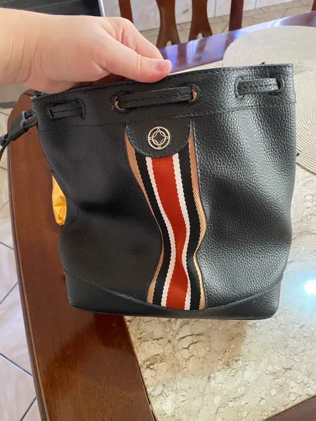 bolsa sacola arezzo preta couro