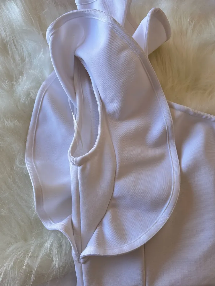 vestido branco  babado mula