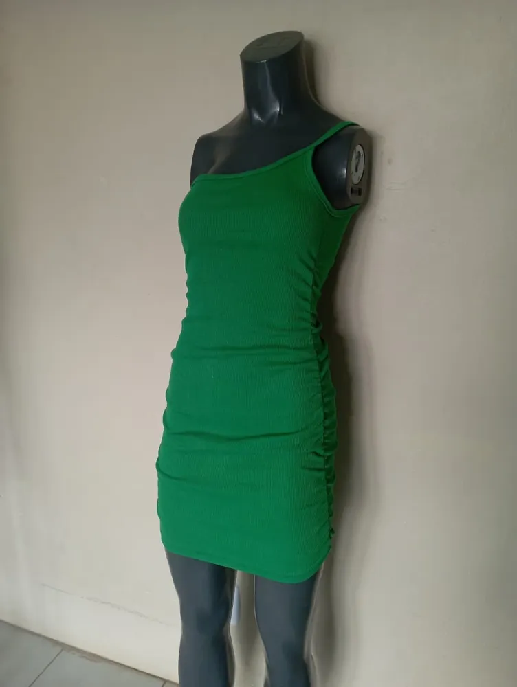Vestido Tubinho de Ombro Único