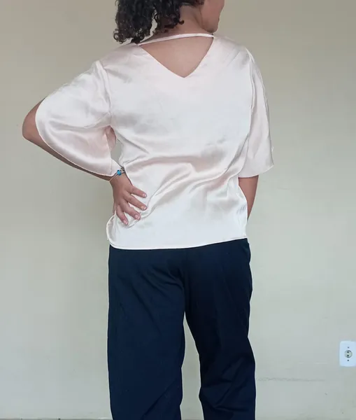 Blusa Shein em Cetim
