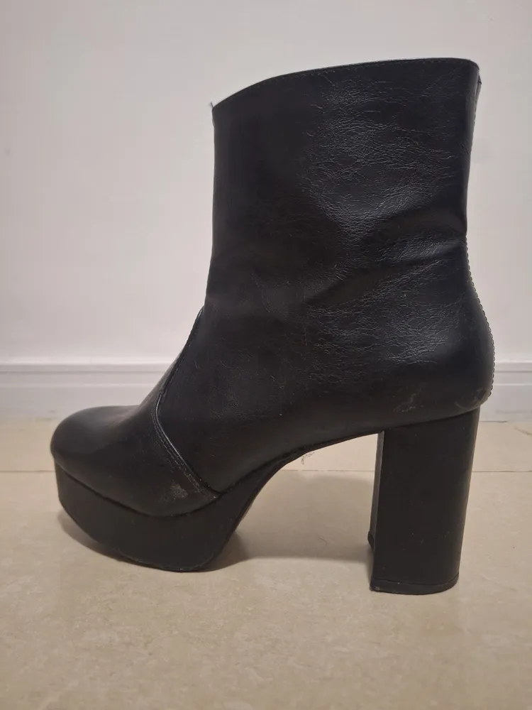 bota preta de salto alto