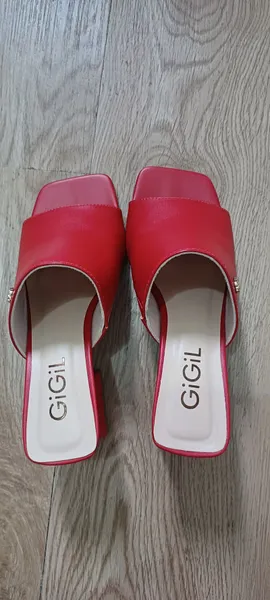 Tamanco vermelho