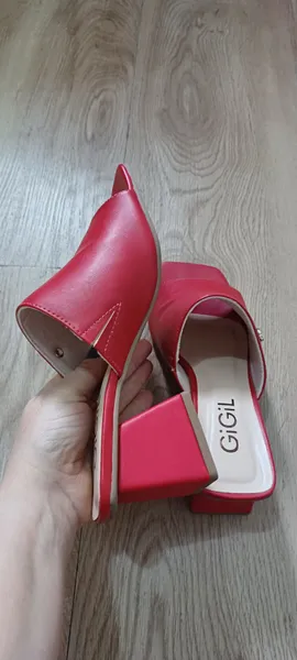 Tamanco vermelho