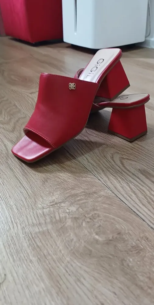 Tamanco vermelho