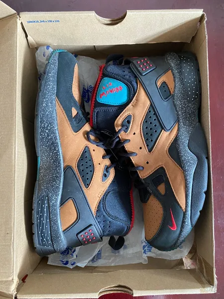nike air mowabb x olivia kim