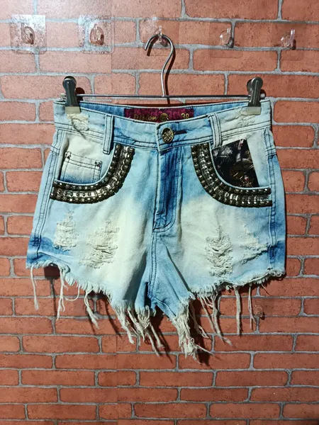 Shorts Jeans bordado Novo