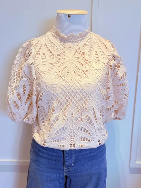 blusa femina de renda