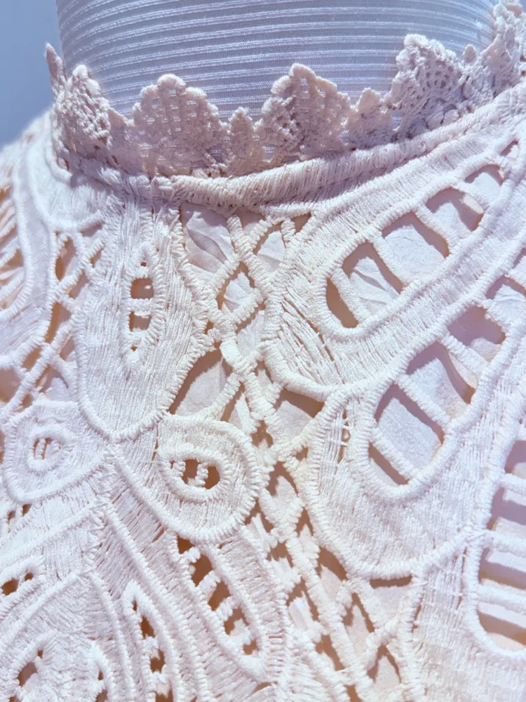 blusa femina de renda