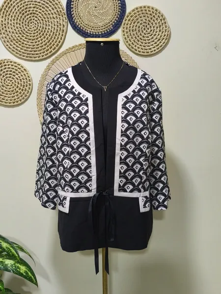 Casaco preto e branco