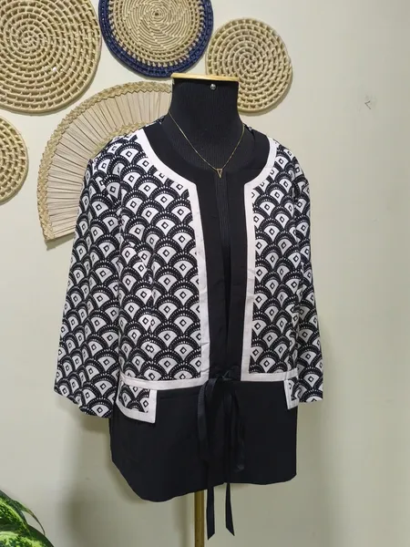 Casaco preto e branco