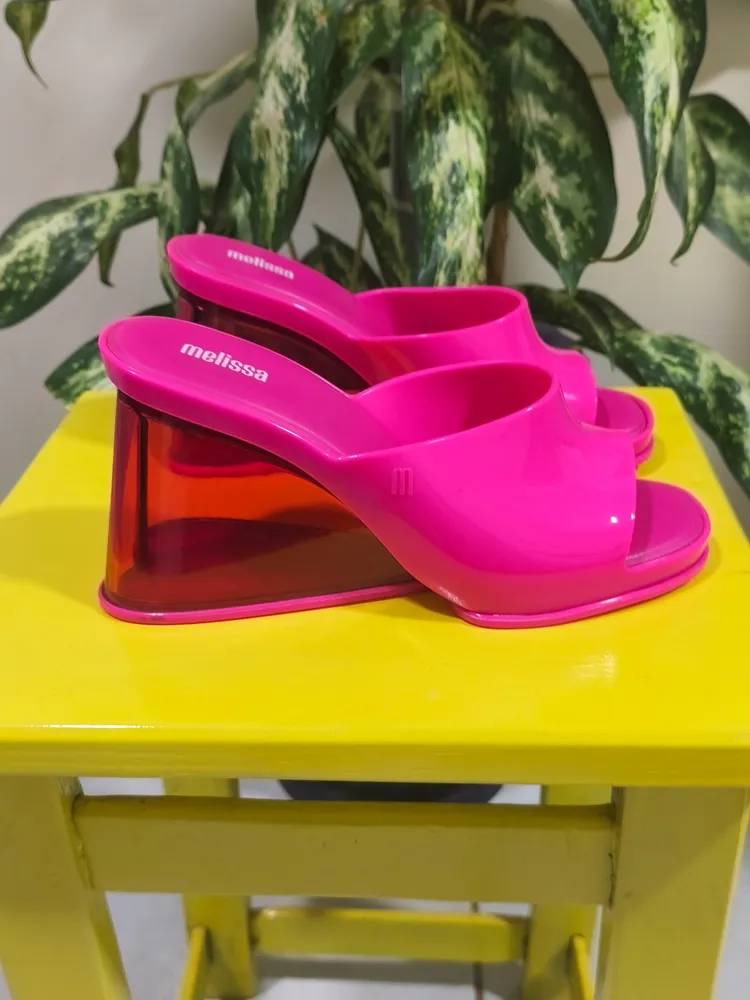 Melissa pink