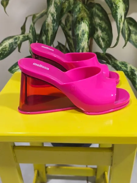 Melissa pink