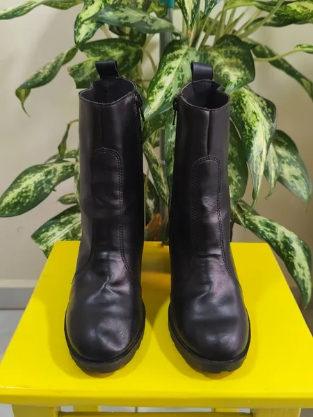 Bota dubuy número 37