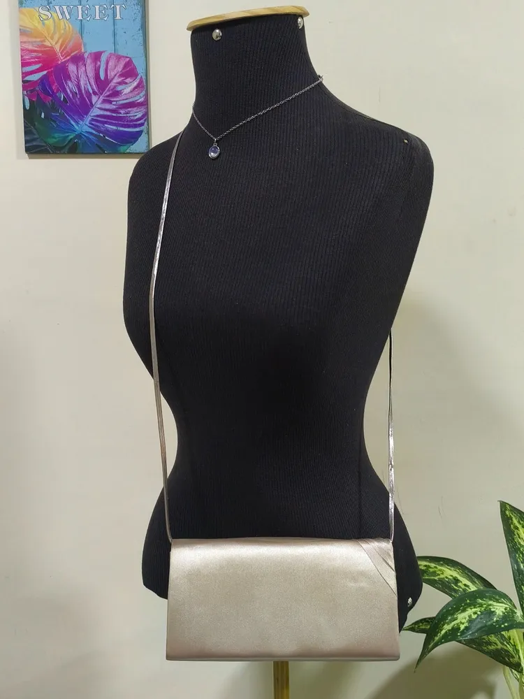 Bolsa transversal ou de mão
