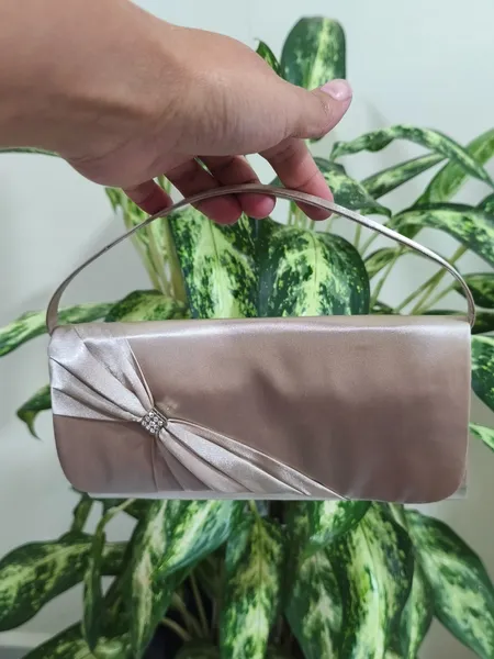 Bolsa transversal ou de mão