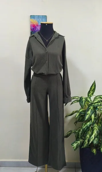 Conjunto verde militar (Fabricado na Turquia)