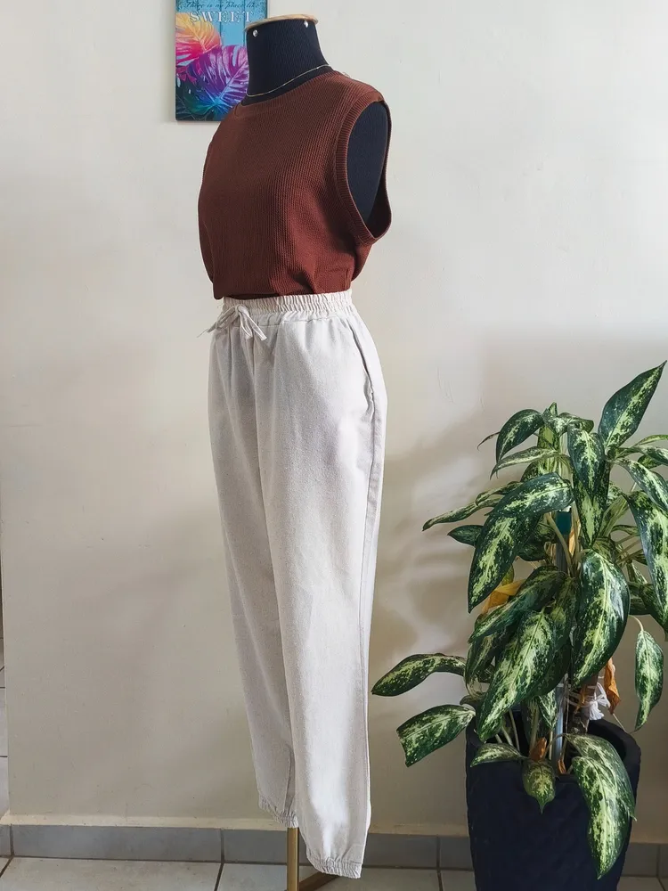Calça jogger de linho. Tamanho G