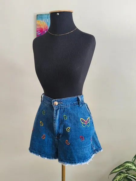 Short jeans bordado