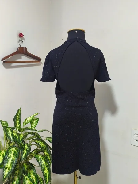 Vestido curto preto