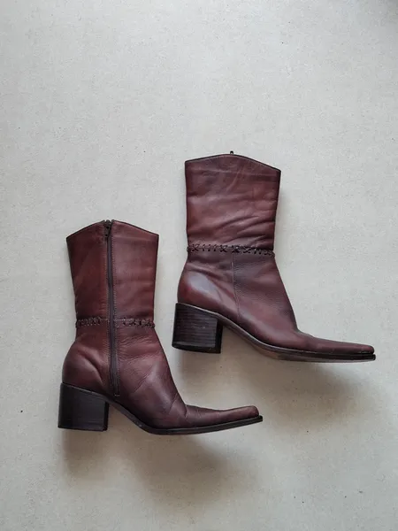 bota couro legitimo marrom bico fino