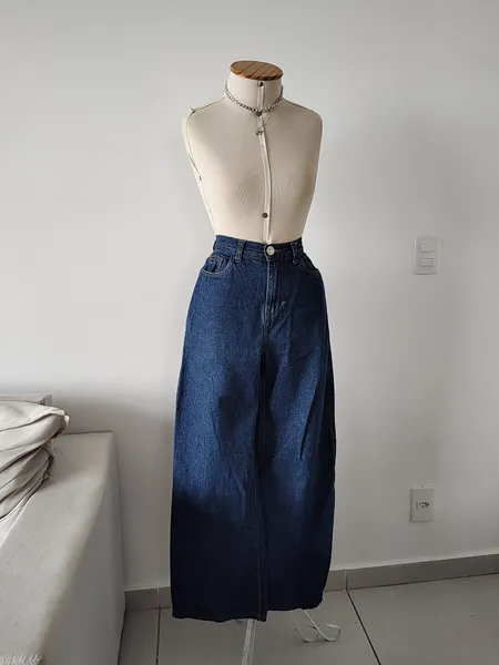 calça wide lavagem azul escuro jeans