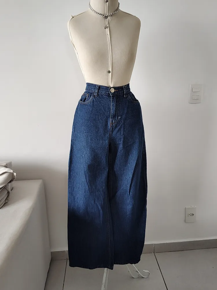 calça wide lavagem azul escuro jeans