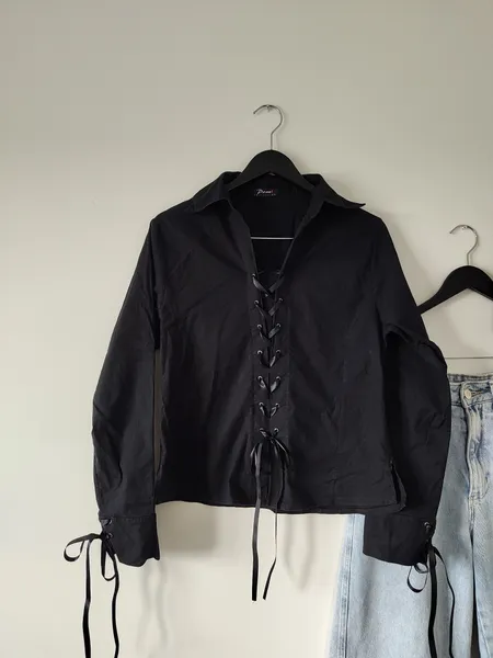 CAMISA COTTAGECORE PRETA GÓTICA COM LAÇOS