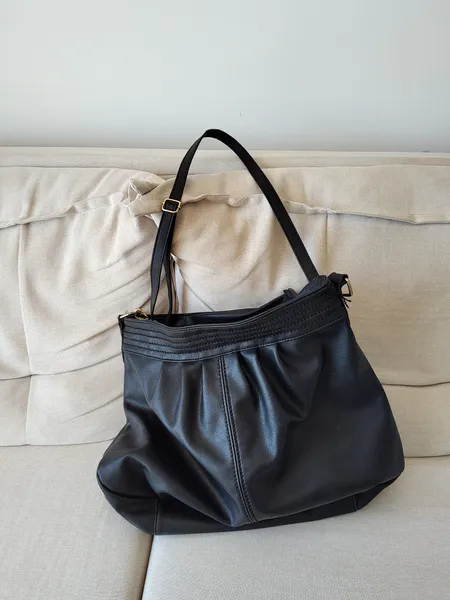 BOLSA VIZZANO PRETA ESTILO SACOLA