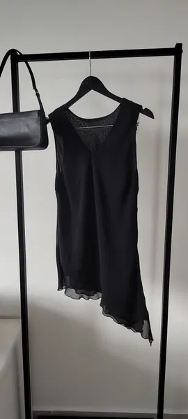 BLUSA ELEGANTE ASSIMÉTRICO