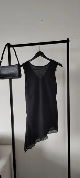 BLUSA ELEGANTE ASSIMÉTRICO