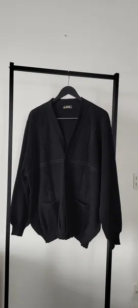 CARDIGAN PRETO COM BOLSOS LÃ PESADA QUENTINHA LINDA