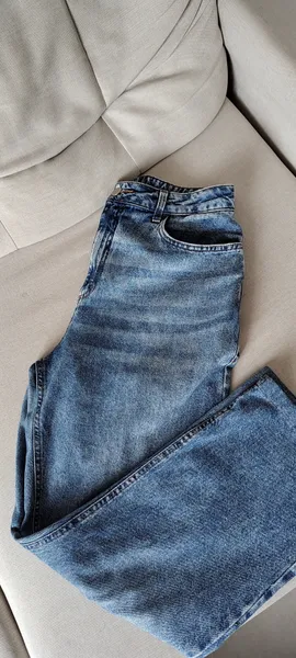 CALÇA CINTURA MÉDIA OVERSIZE