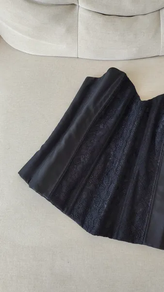 CORSET PRETO VINTAGE estrutura 13 barbatanas (G-GG)